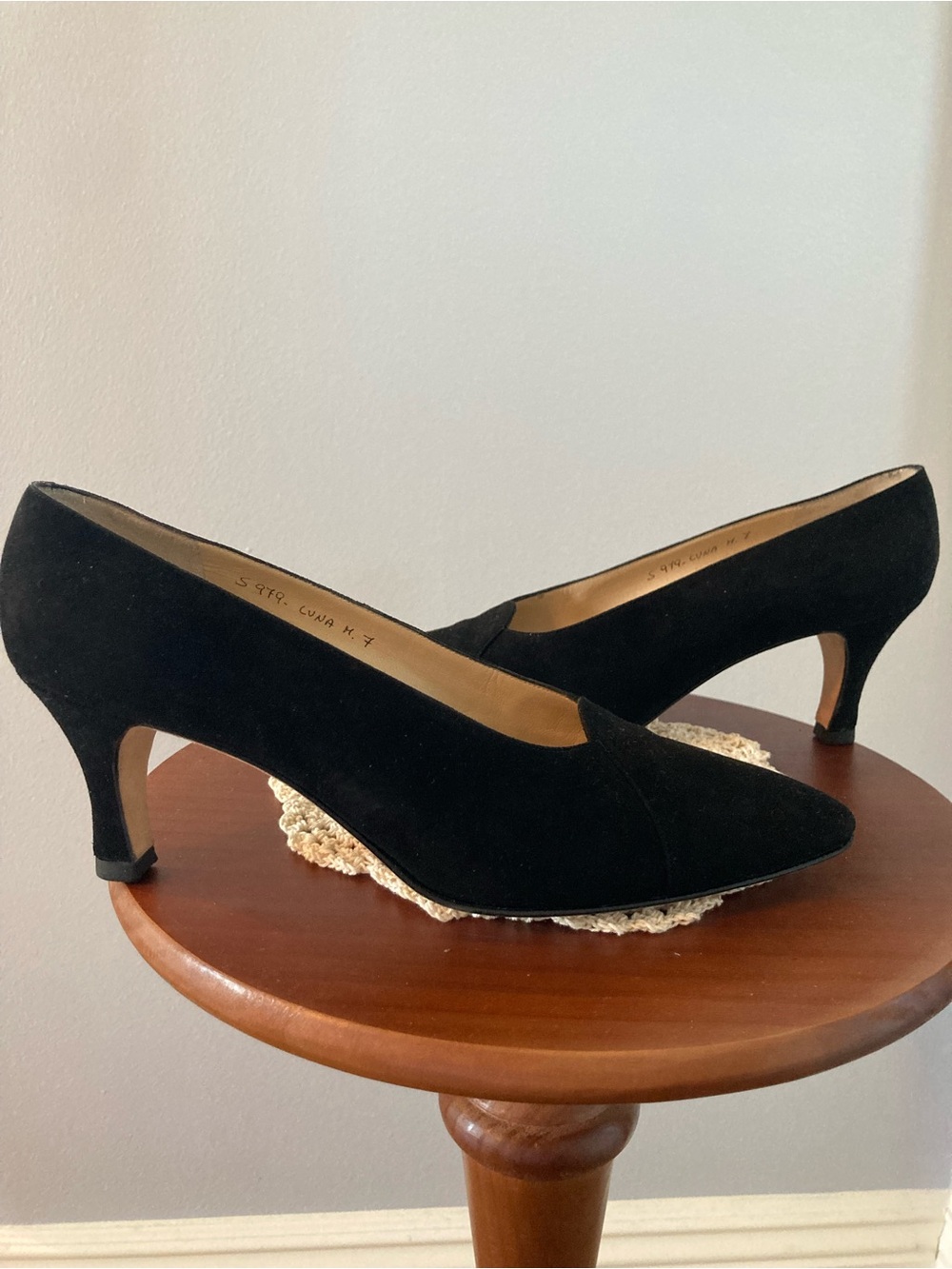Silvia Fiorentina Black Suede Pumps sz 7 Made in Italy Original Box Included